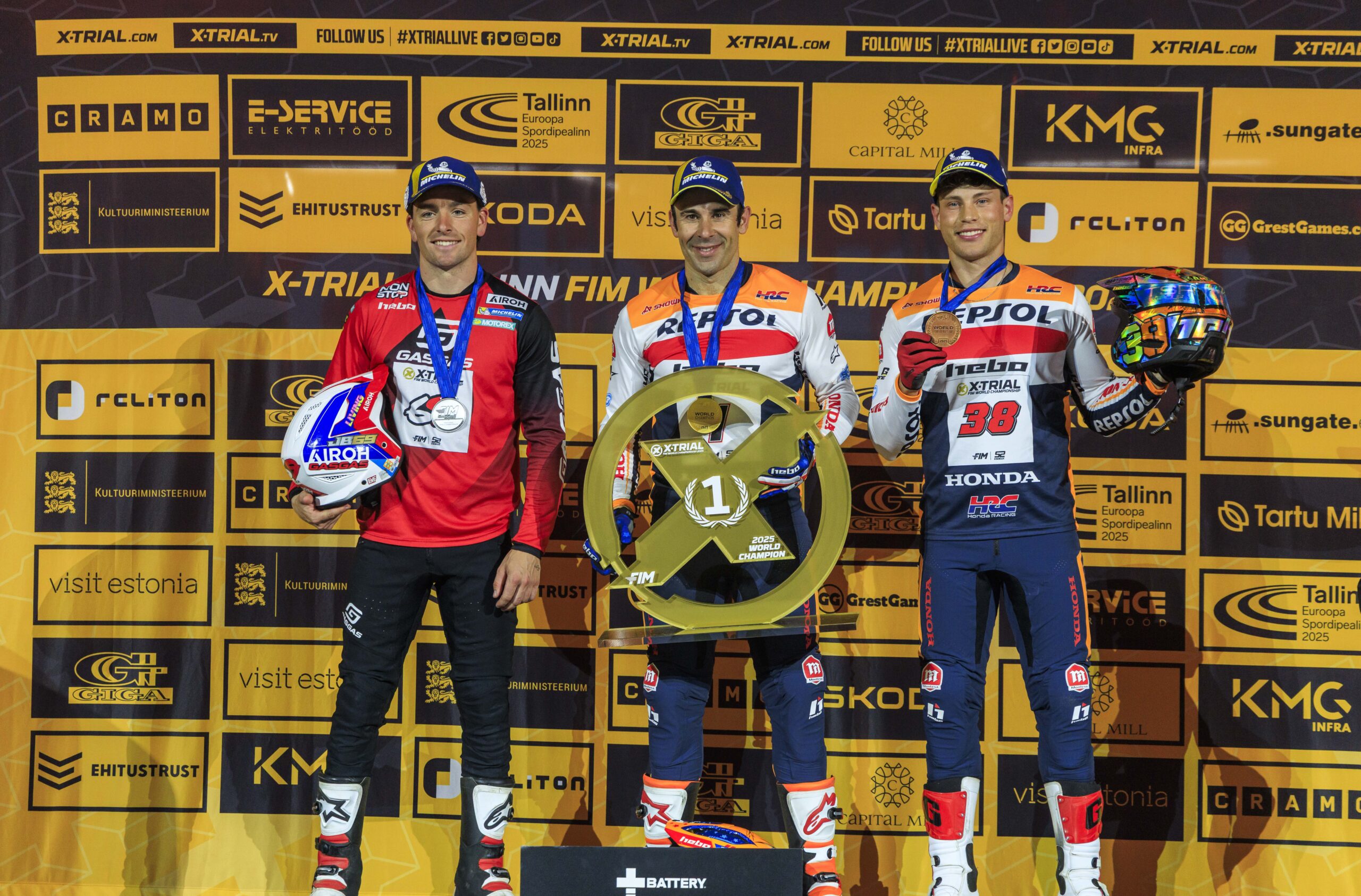 X-Triali Tallinna etapi ning tänavuse MM-tiitli võitis legendaarne Toni Bou! Laupäeva õhtul Tallinnas peetud FIM X-Triali MM-etapi võitis ala legend Toni Bou, k